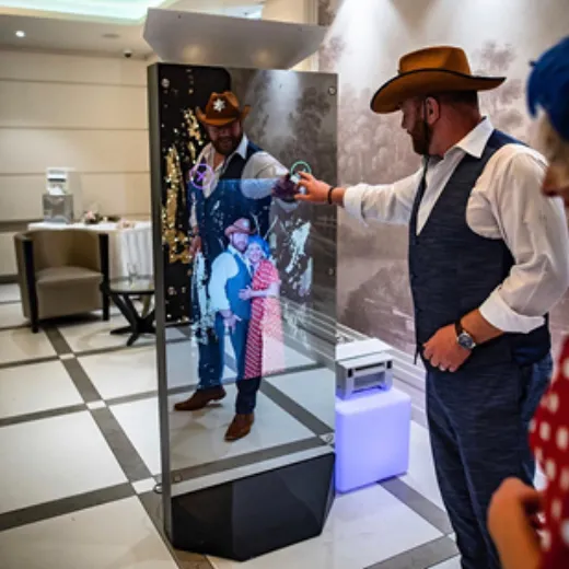 Mirror Booth gallery photo 2