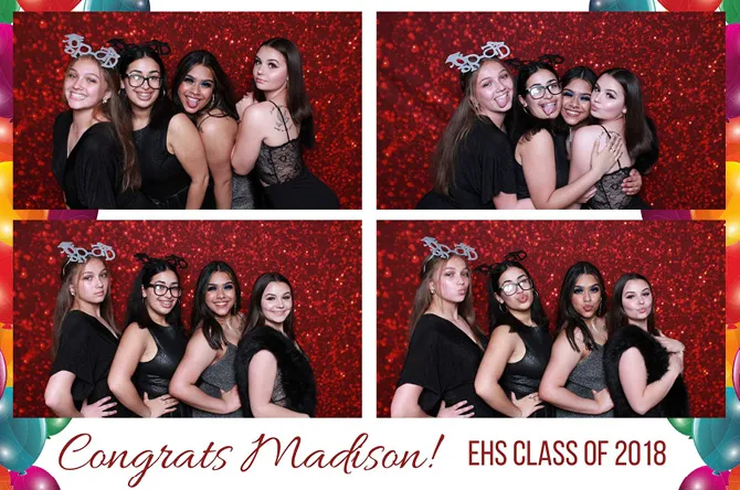 Grid 4 Bottom photo booth print layout sample