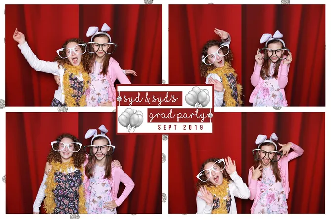 Grid 4 Center photo booth print layout sample