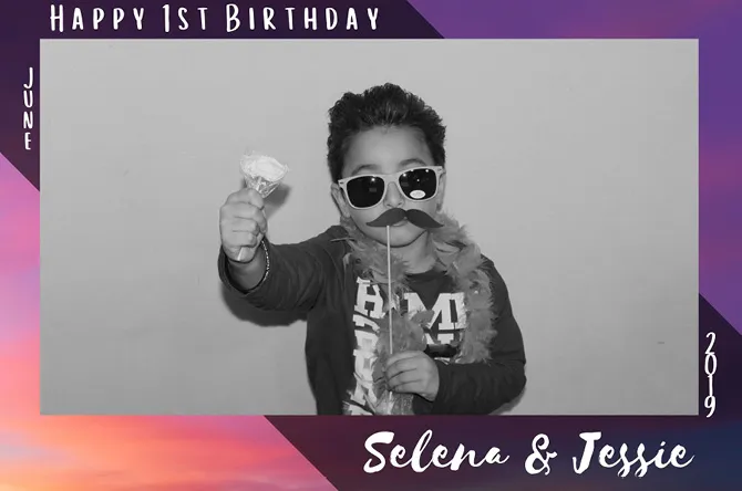 Single — Framed photo booth print layout sample