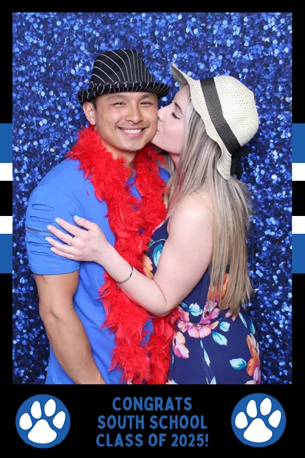 Single Vertical — Framed photo booth print layout sample