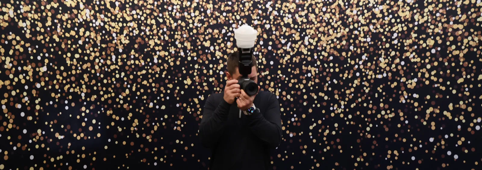 Eventographer roaming photographer capturing candid moments at an event