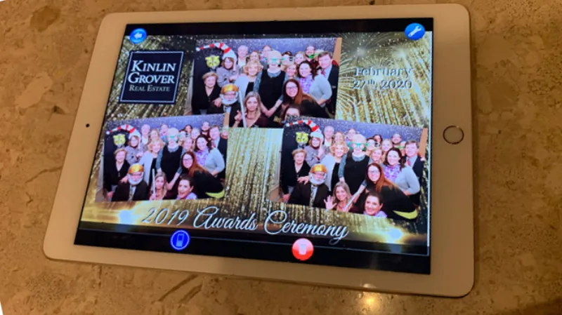 iPad sharing station for sending photo booth photos via email or text